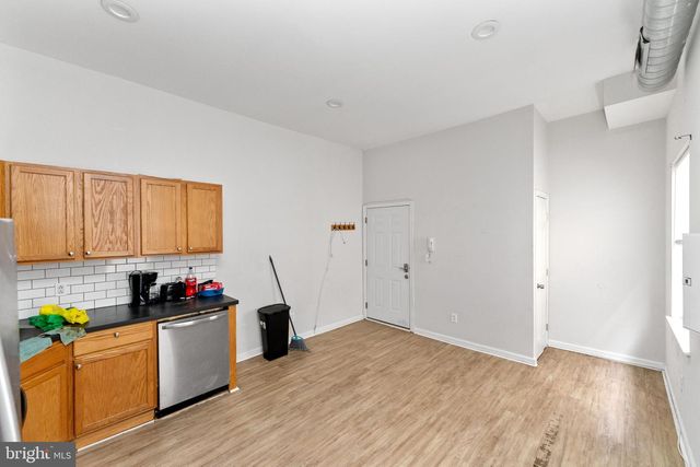 1305 N 15TH ST, Philadelphia, PA 19121