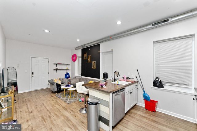 1305 N 15TH ST, Philadelphia, PA 19121