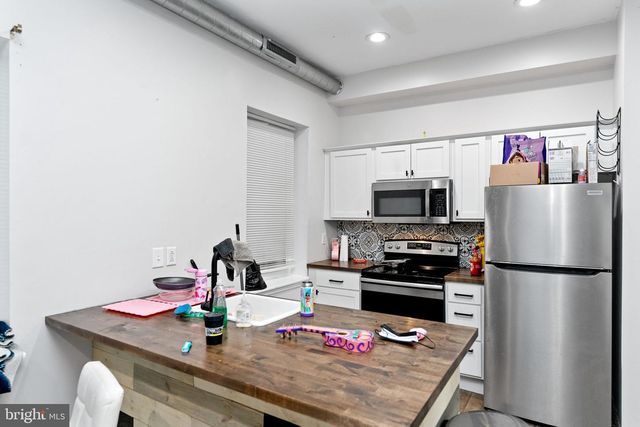 1305 N 15TH ST, Philadelphia, PA 19121