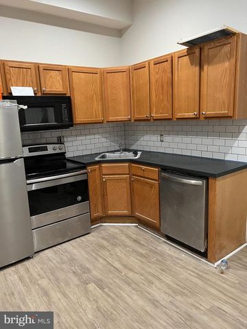 1305 N 15TH ST, Philadelphia, PA 19121