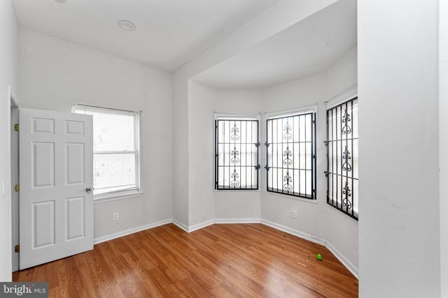 1305 N 15TH ST, Philadelphia, PA 19121