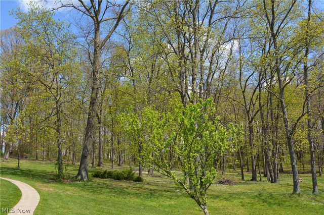 2363 Tabor Ridge Road NE, New Philadelphia, OH 44663