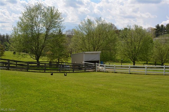 2363 Tabor Ridge Road NE, New Philadelphia, OH 44663
