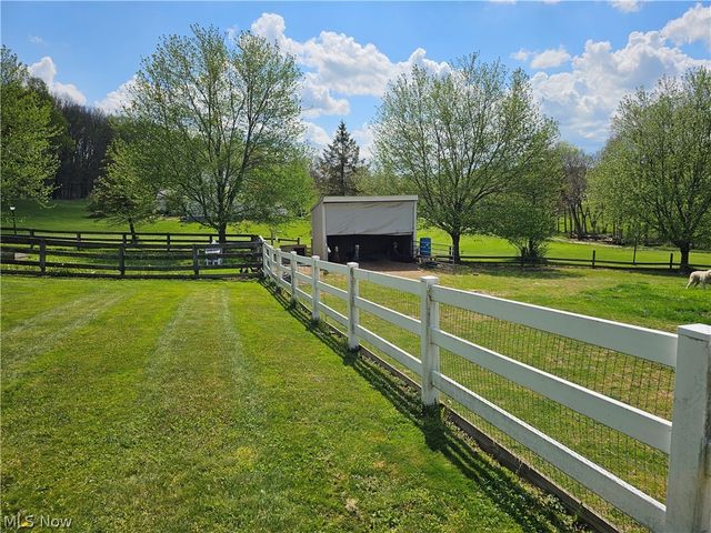 2363 Tabor Ridge Road NE, New Philadelphia, OH 44663