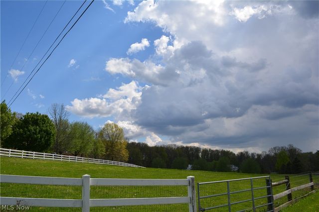 2363 Tabor Ridge Road NE, New Philadelphia, OH 44663