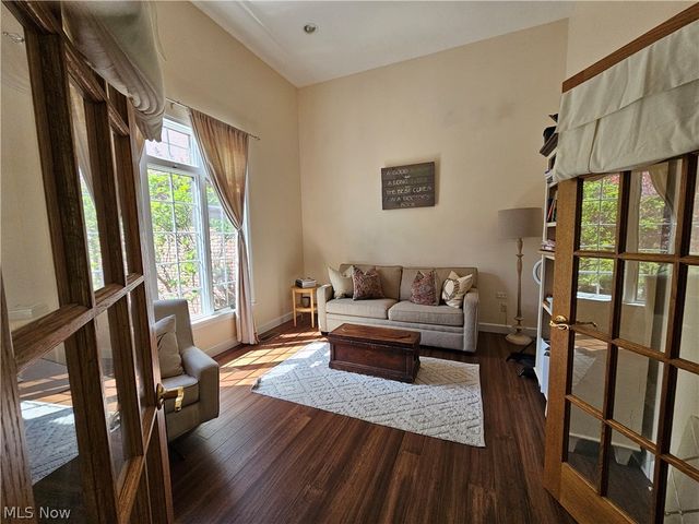 2363 Tabor Ridge Road NE, New Philadelphia, OH 44663