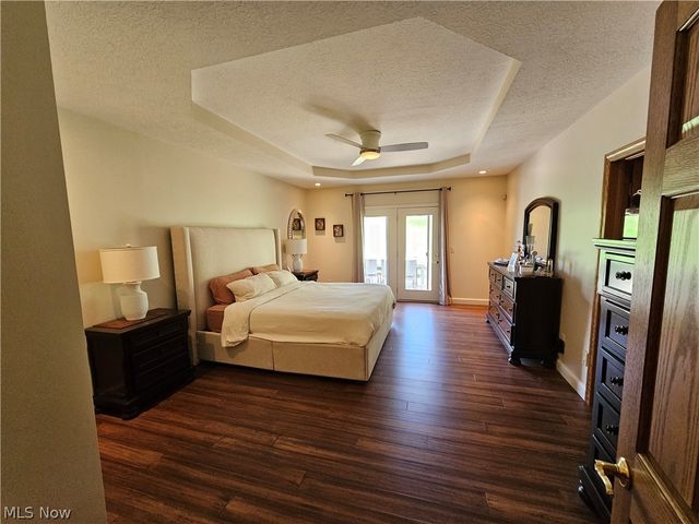 2363 Tabor Ridge Road NE, New Philadelphia, OH 44663