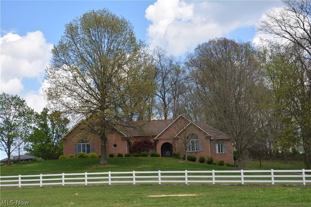 2363 Tabor Ridge Road NE, New Philadelphia, OH 44663