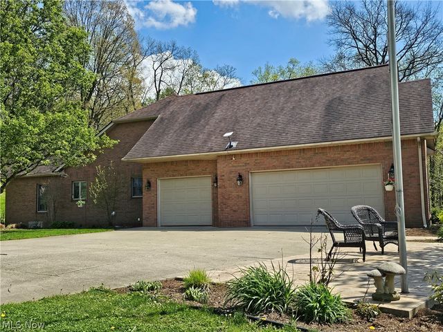 2363 Tabor Ridge Road NE, New Philadelphia, OH 44663