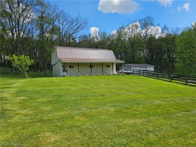 2363 Tabor Ridge Road NE, New Philadelphia, OH 44663