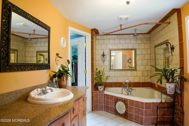 160 Lanes Pond Road, Howell, NJ 07731