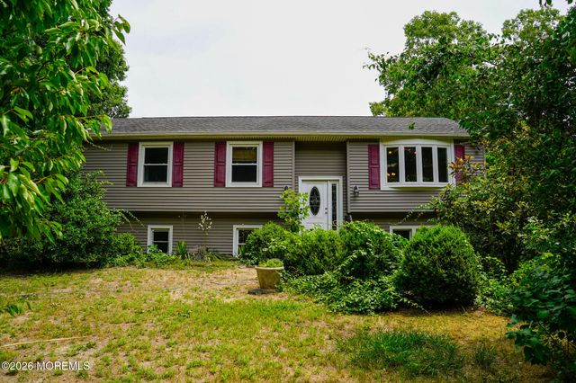 160 Lanes Pond Road, Howell, NJ 07731