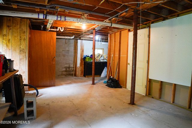 160 Lanes Pond Road, Howell, NJ 07731