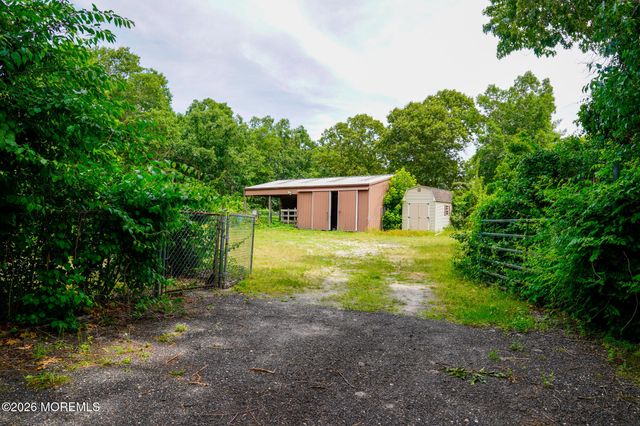160 Lanes Pond Road, Howell, NJ 07731