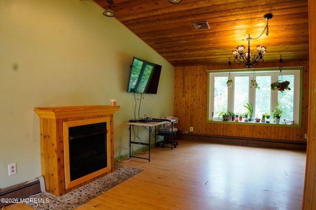 160 Lanes Pond Road, Howell, NJ 07731