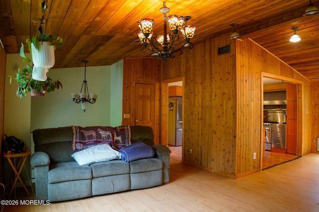 160 Lanes Pond Road, Howell, NJ 07731