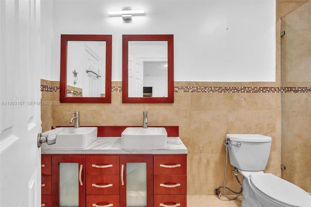 340 W 55th St, Hialeah, FL 33012