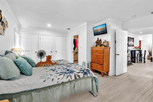 340 W 55th St, Hialeah, FL 33012