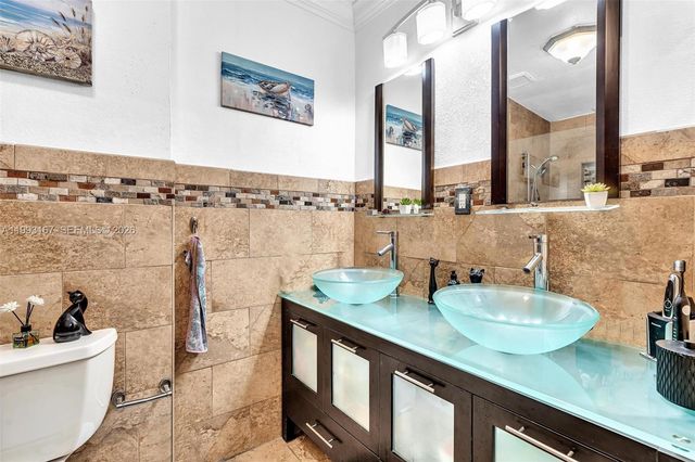 340 W 55th St, Hialeah, FL 33012