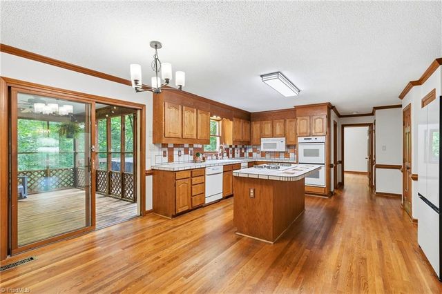 620 Timberview Drive, Kernersville, NC 27284