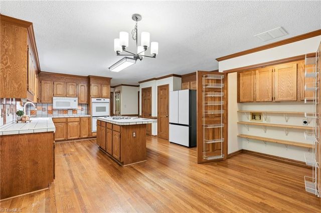 620 Timberview Drive, Kernersville, NC 27284