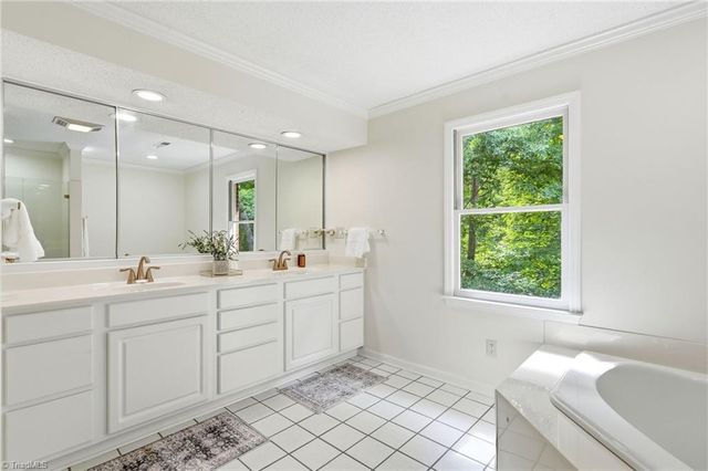 620 Timberview Drive, Kernersville, NC 27284