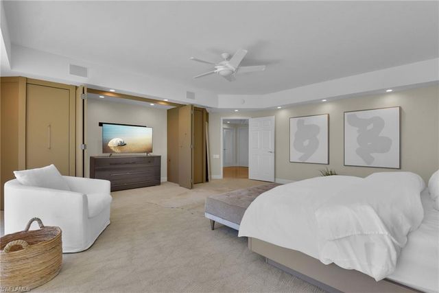 9811 Gulf Shore DR PH 2, Naples, FL 34108