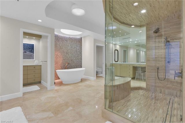 9811 Gulf Shore DR PH 2, Naples, FL 34108