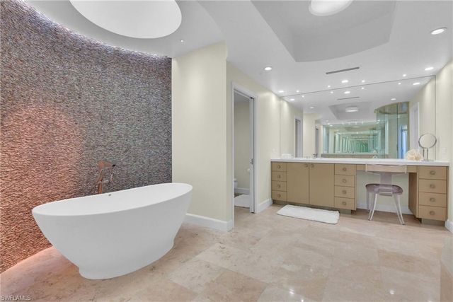 9811 Gulf Shore DR PH 2, Naples, FL 34108