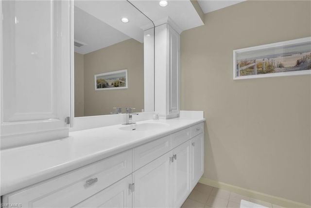 9811 Gulf Shore DR PH 2, Naples, FL 34108