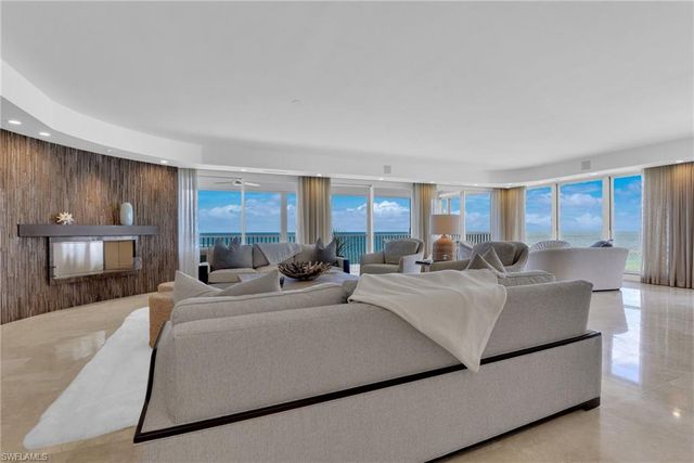 9811 Gulf Shore DR PH 2, Naples, FL 34108