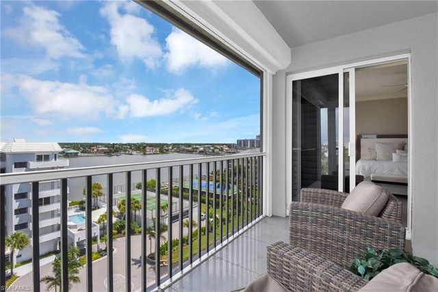 9811 Gulf Shore DR PH 2, Naples, FL 34108