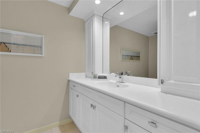 9811 Gulf Shore DR PH 2, Naples, FL 34108