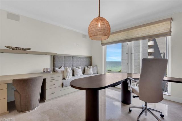 9811 Gulf Shore DR PH 2, Naples, FL 34108