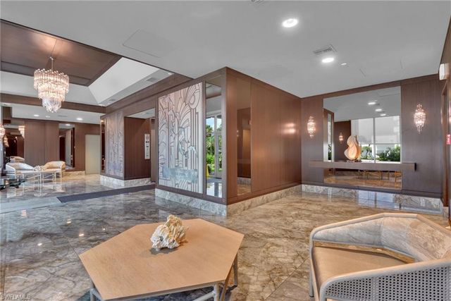 9811 Gulf Shore DR PH 2, Naples, FL 34108