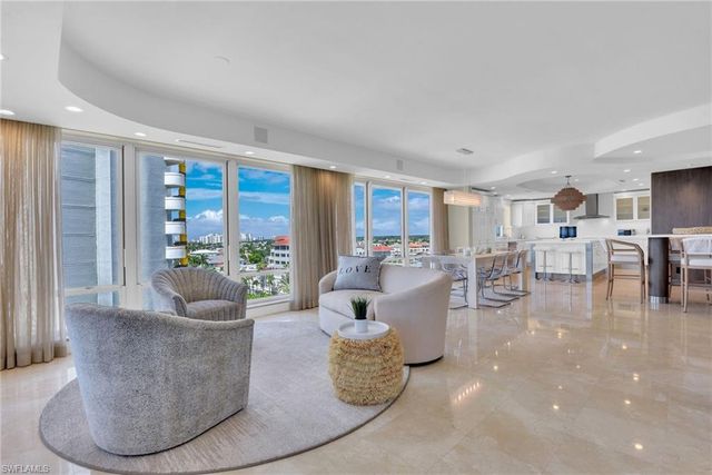 9811 Gulf Shore DR PH 2, Naples, FL 34108