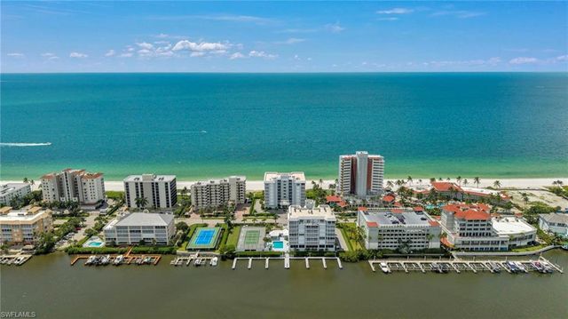 9811 Gulf Shore DR PH 2, Naples, FL 34108
