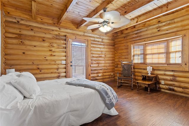 500 Wandering Way, Pickens, SC 29671