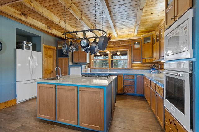 500 Wandering Way, Pickens, SC 29671