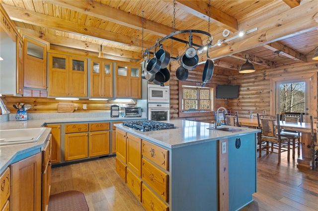 500 Wandering Way, Pickens, SC 29671