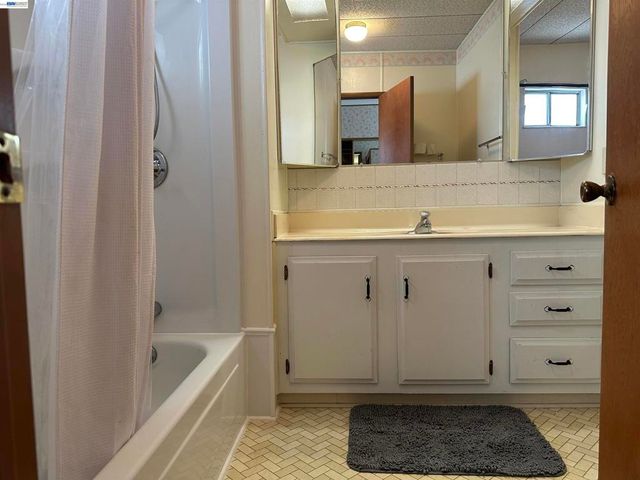 711 Old Canyon Rd., Fremont, CA 94536