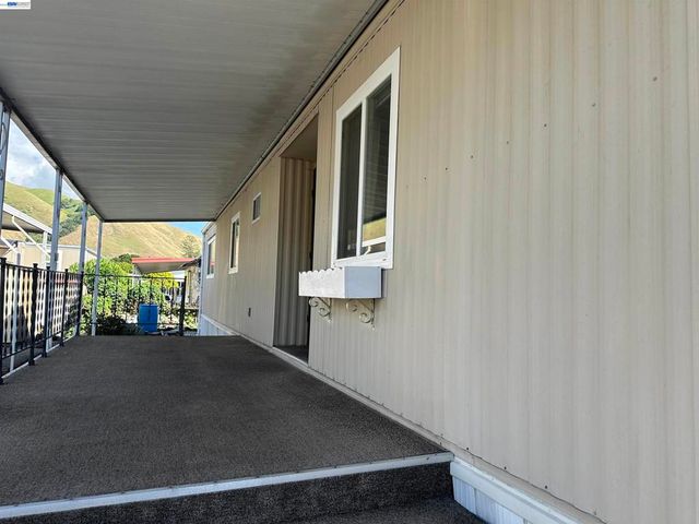 711 Old Canyon Rd., Fremont, CA 94536