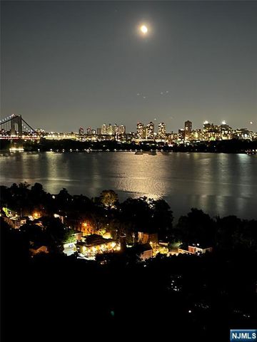 3 Horizon Road 821, Fort Lee, NJ 07024