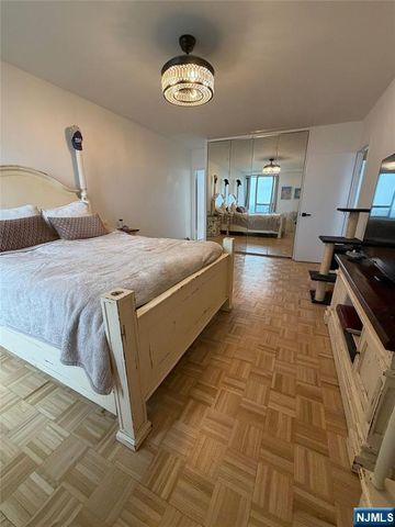 3 Horizon Road 821, Fort Lee, NJ 07024