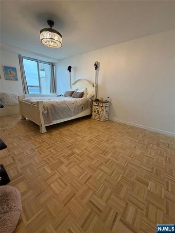 3 Horizon Road 821, Fort Lee, NJ 07024