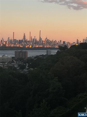 3 Horizon Road 821, Fort Lee, NJ 07024