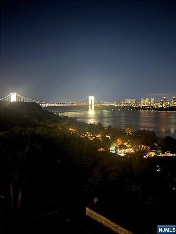3 Horizon Road 821, Fort Lee, NJ 07024