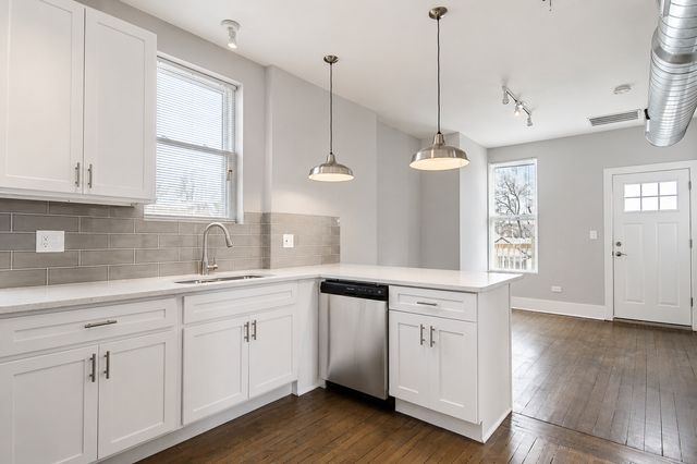 2117 W 18th Street 3R, Chicago, IL 60608