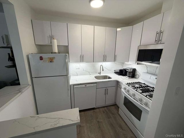 1250 North Avenue 106, New Rochelle, NY 10804