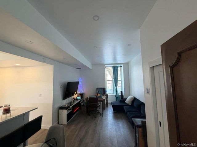 1250 North Avenue 106, New Rochelle, NY 10804